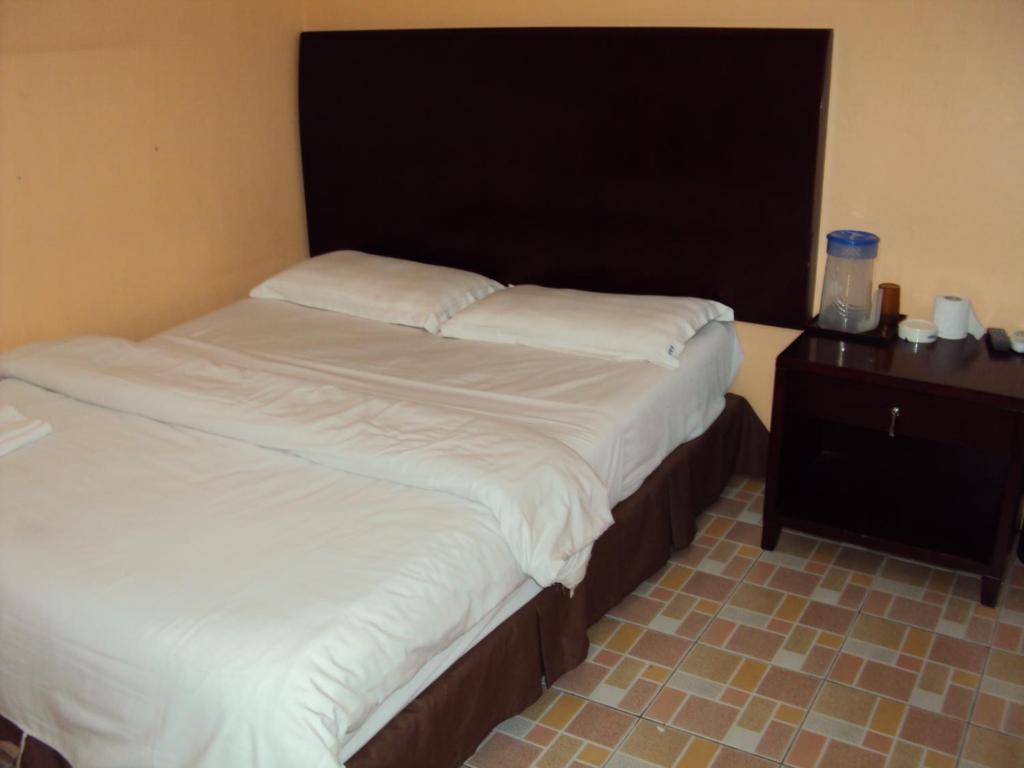Kinabalu Borneo Hotel Kota Kinabalu Habitación foto