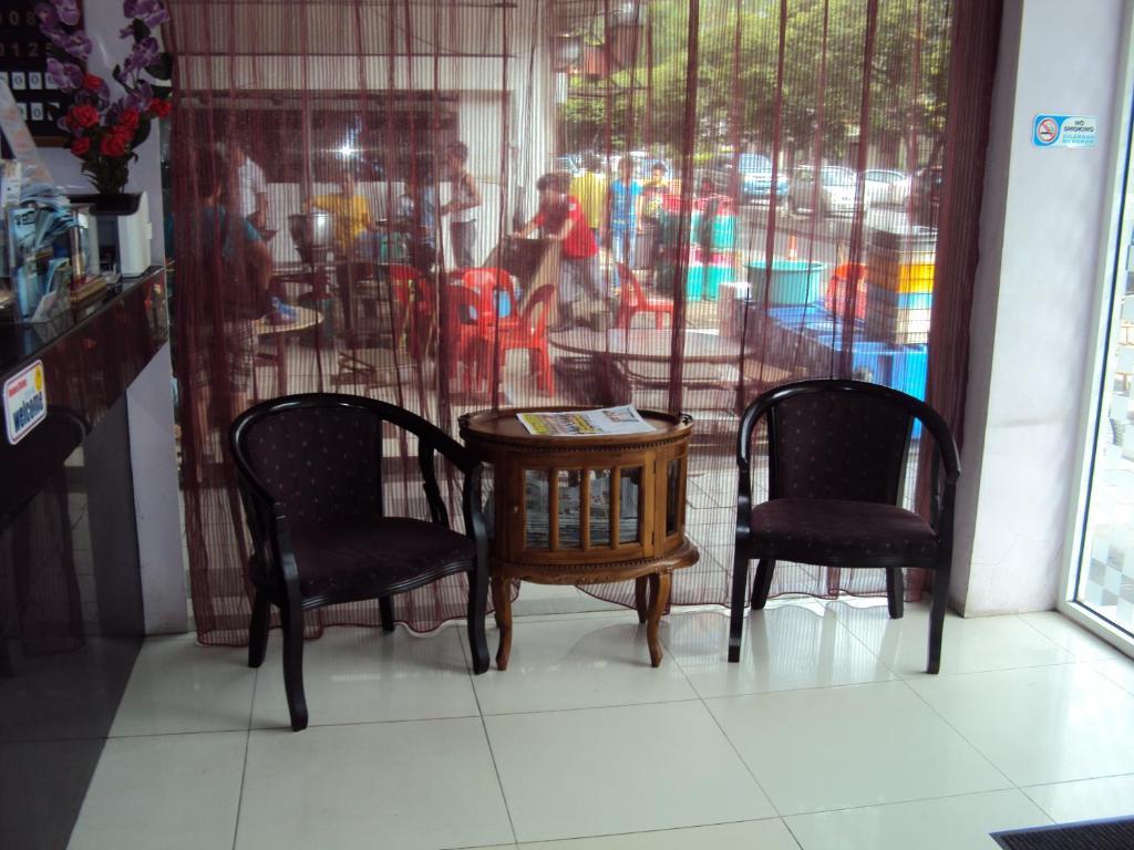 Kinabalu Borneo Hotel Kota Kinabalu Exterior foto